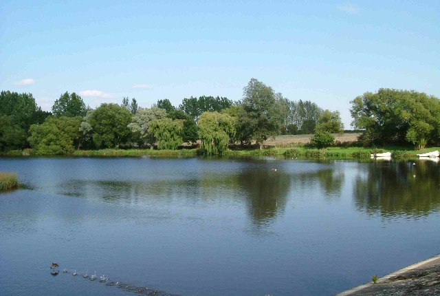 Ardleigh Reservoir From Wick Lane Geograph.org.uk 55381 (1)